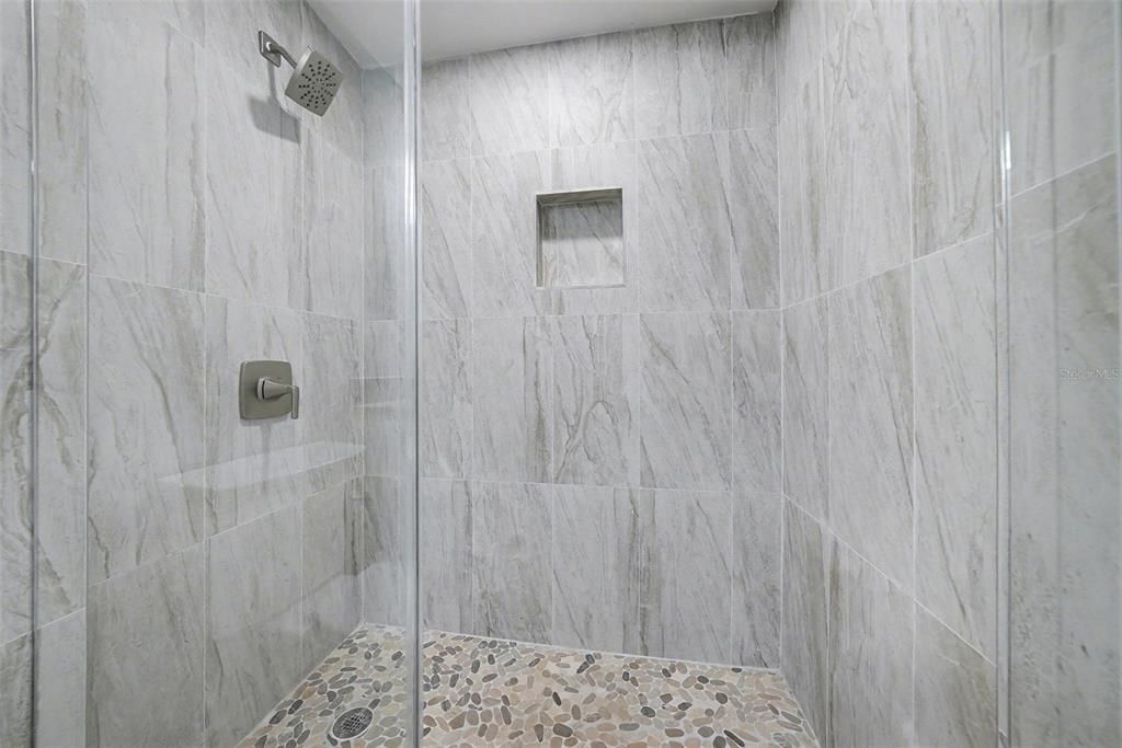 На продажу: $475,000 (4 спален, 2 ванн, 1844 Квадратных фут)