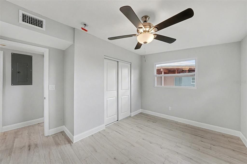 На продажу: $475,000 (4 спален, 2 ванн, 1844 Квадратных фут)