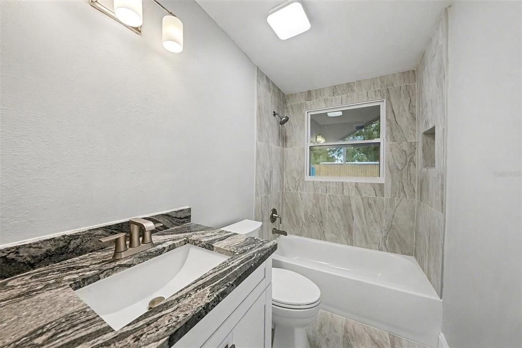 На продажу: $475,000 (4 спален, 2 ванн, 1844 Квадратных фут)