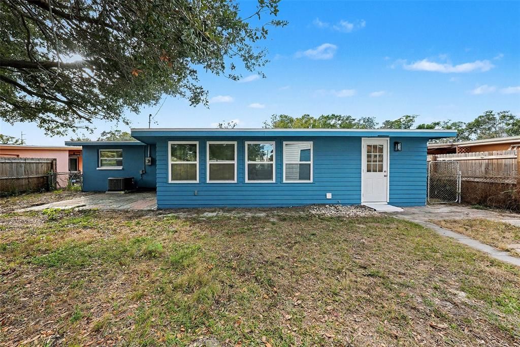 На продажу: $475,000 (4 спален, 2 ванн, 1844 Квадратных фут)