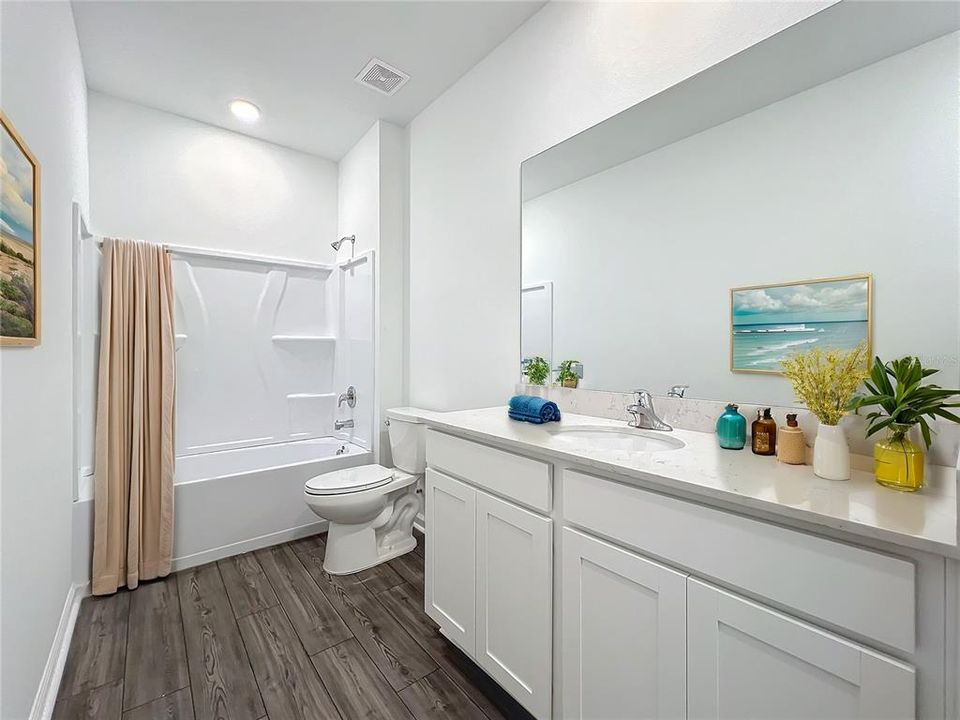 В аренду: $2,500 (4 спален, 2 ванн, 1712 Квадратных фут)