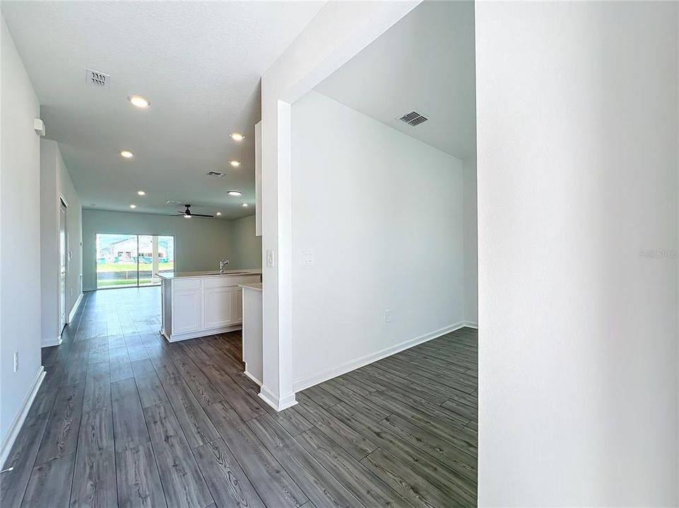 В аренду: $2,500 (4 спален, 2 ванн, 1712 Квадратных фут)