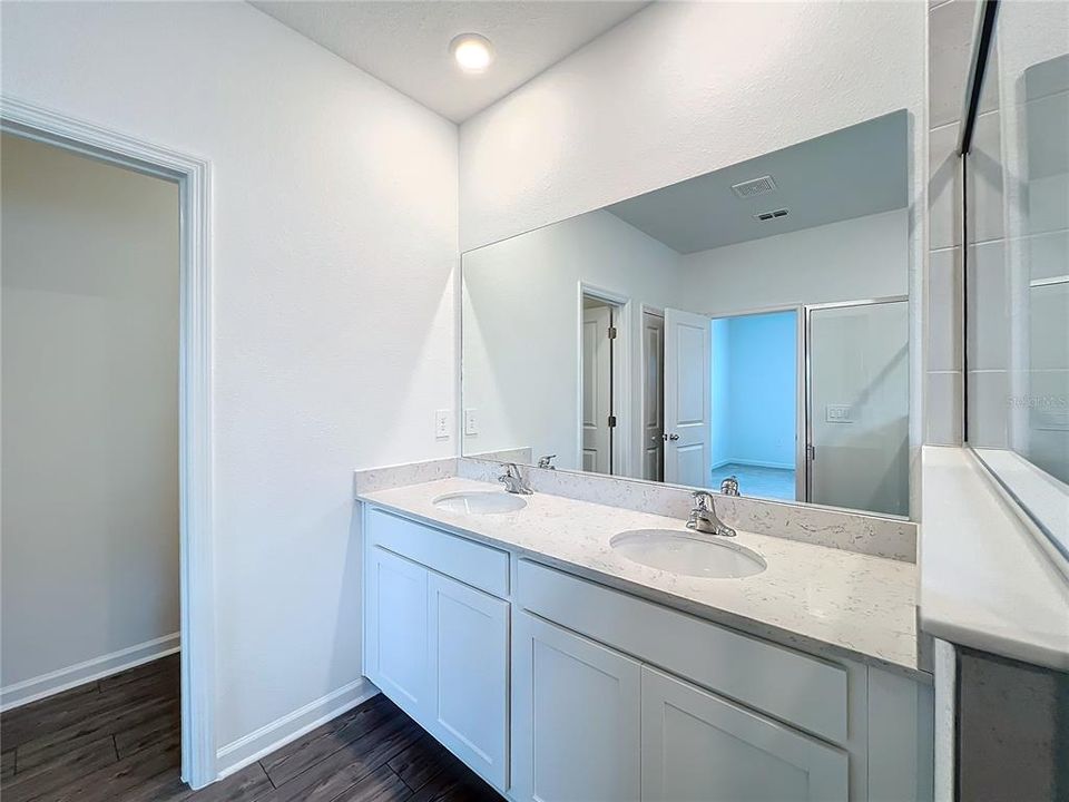 В аренду: $2,500 (4 спален, 2 ванн, 1712 Квадратных фут)