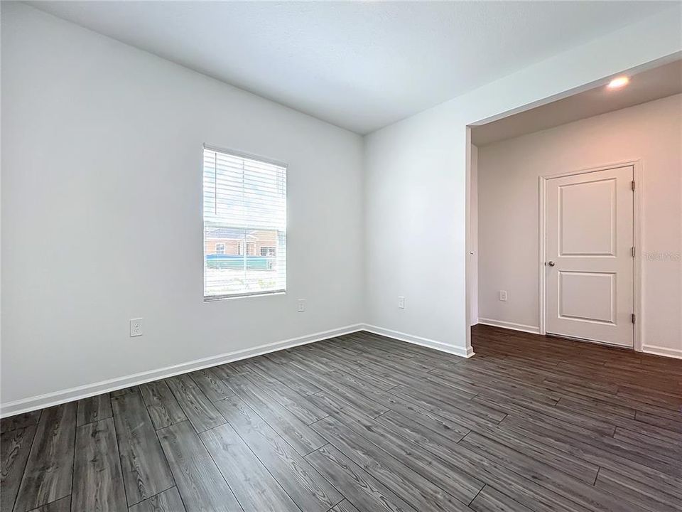 В аренду: $2,500 (4 спален, 2 ванн, 1712 Квадратных фут)