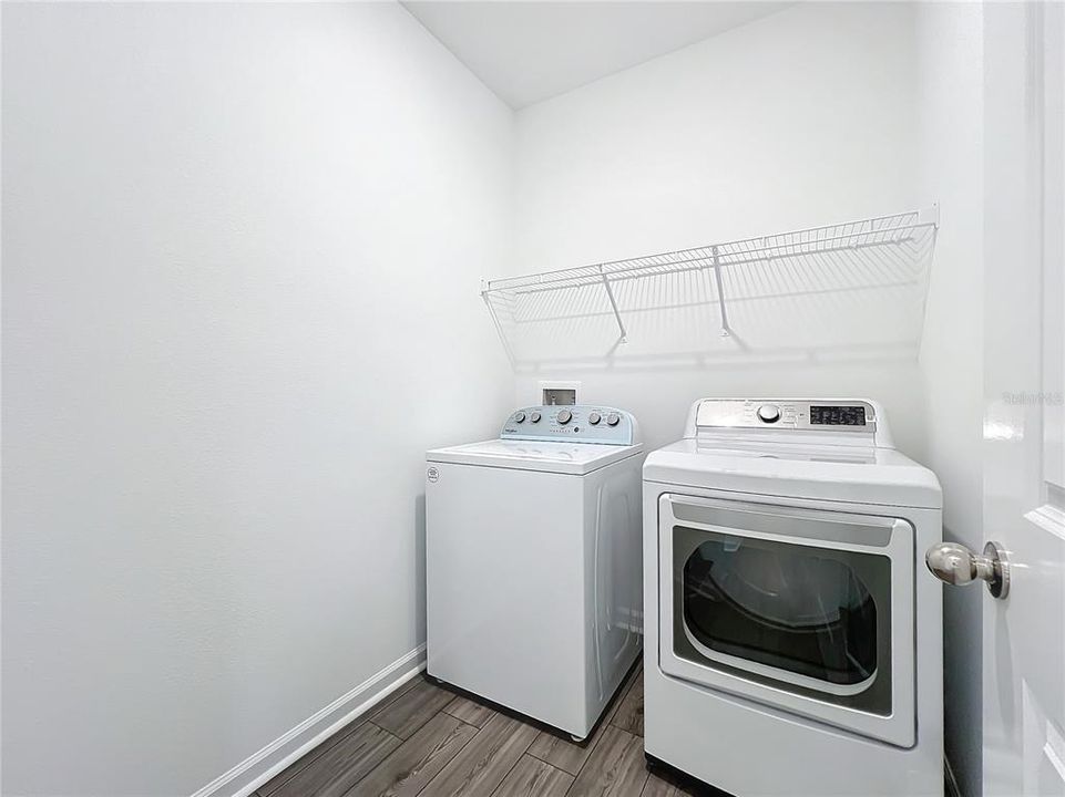 В аренду: $2,500 (4 спален, 2 ванн, 1712 Квадратных фут)