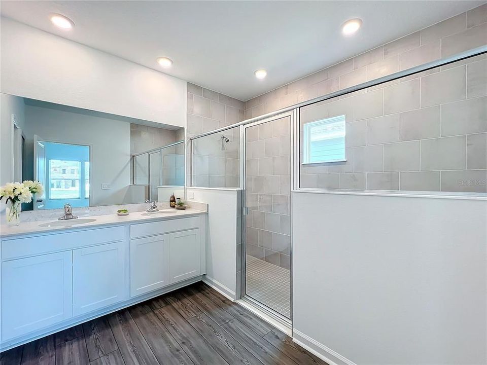 В аренду: $2,500 (4 спален, 2 ванн, 1712 Квадратных фут)