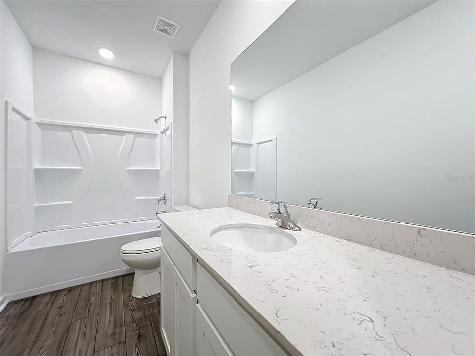 В аренду: $2,500 (4 спален, 2 ванн, 1712 Квадратных фут)