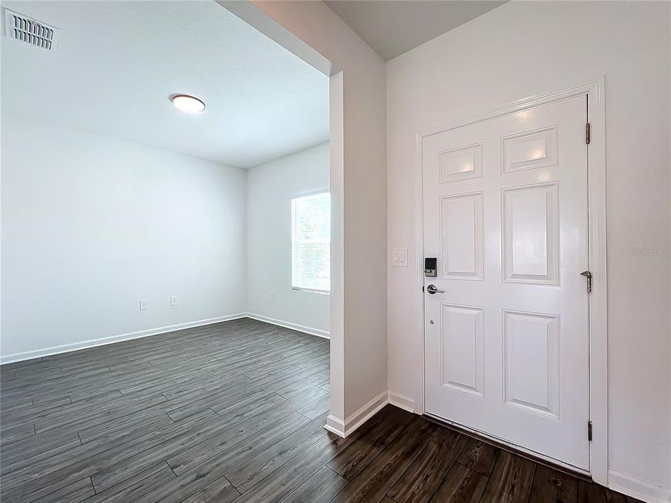 В аренду: $2,500 (4 спален, 2 ванн, 1712 Квадратных фут)