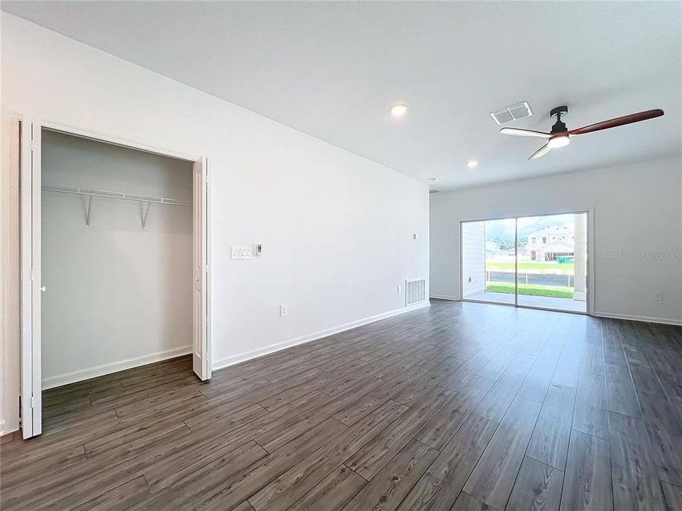 В аренду: $2,500 (4 спален, 2 ванн, 1712 Квадратных фут)