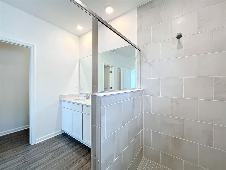 В аренду: $2,500 (4 спален, 2 ванн, 1712 Квадратных фут)