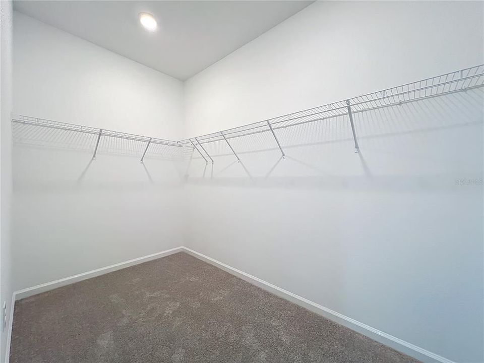 В аренду: $2,500 (4 спален, 2 ванн, 1712 Квадратных фут)