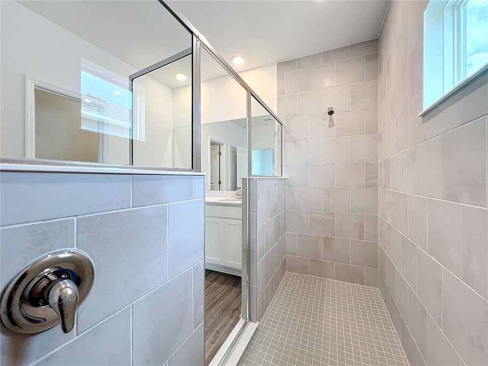 В аренду: $2,500 (4 спален, 2 ванн, 1712 Квадратных фут)