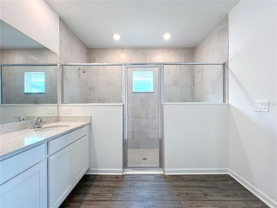 В аренду: $2,500 (4 спален, 2 ванн, 1712 Квадратных фут)