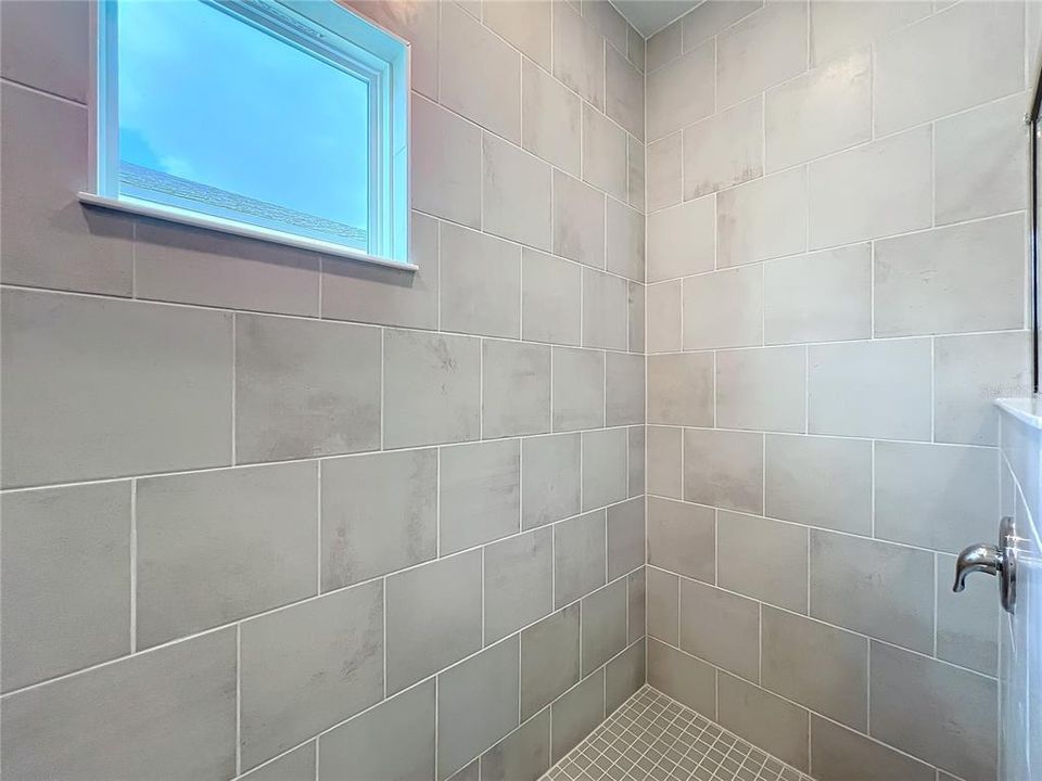 В аренду: $2,500 (4 спален, 2 ванн, 1712 Квадратных фут)