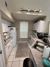 На продажу: $195,000 (1 спален, 1 ванн, 991 Квадратных фут)