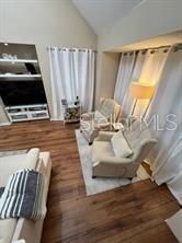 На продажу: $195,000 (1 спален, 1 ванн, 991 Квадратных фут)