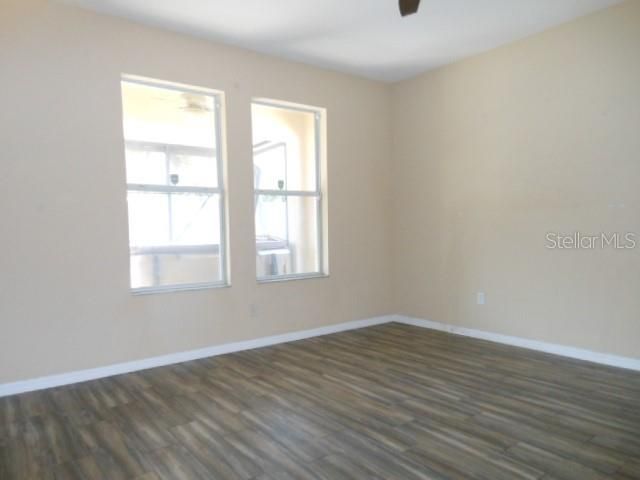 For Sale: $329,900 (3 beds, 2 baths, 1876 Square Feet)