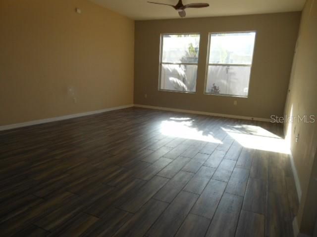 For Sale: $329,900 (3 beds, 2 baths, 1876 Square Feet)