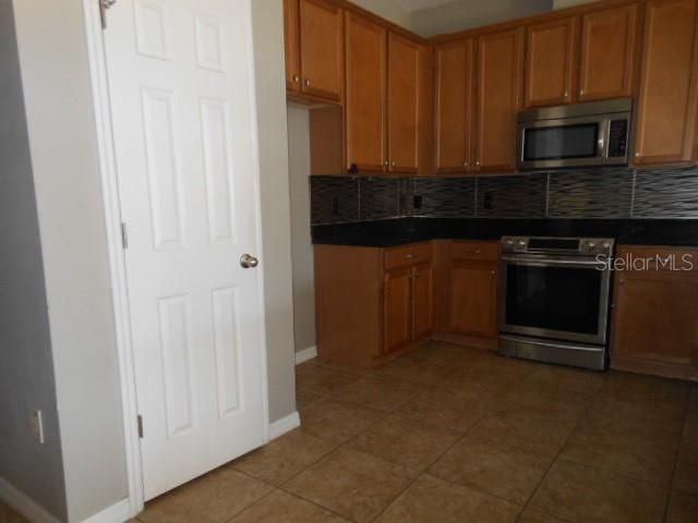 For Sale: $329,900 (3 beds, 2 baths, 1876 Square Feet)