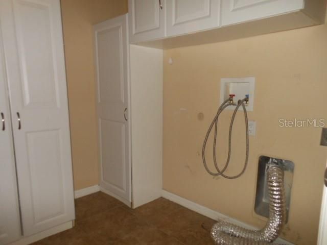 For Sale: $329,900 (3 beds, 2 baths, 1876 Square Feet)