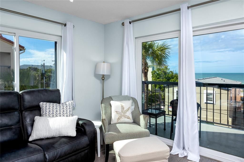 待售: $859,900 (3 贝兹, 2 浴室, 1235 平方英尺)