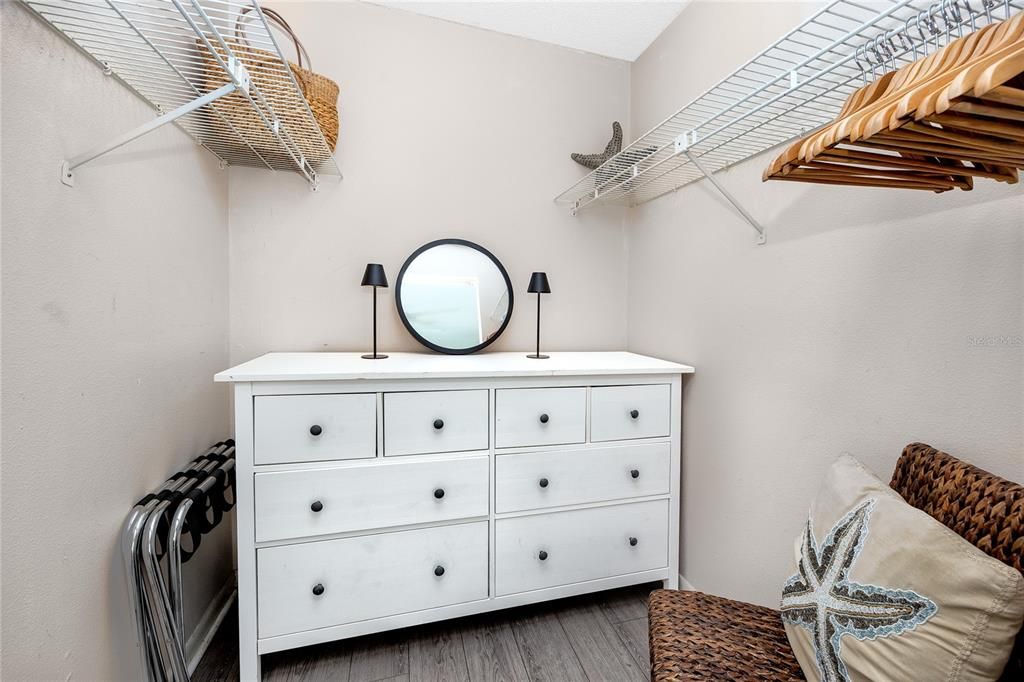 待售: $859,900 (3 贝兹, 2 浴室, 1235 平方英尺)