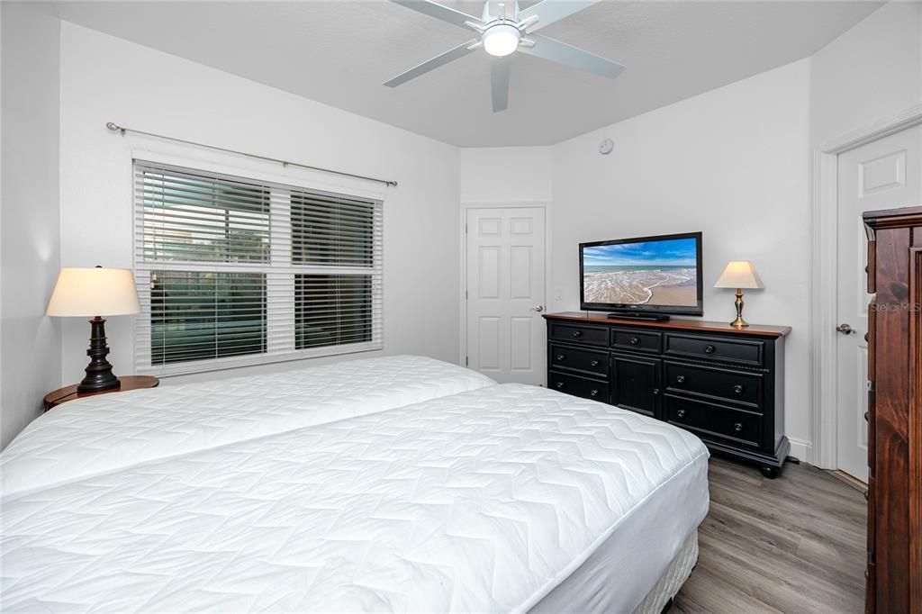 En Venta: $315,000 (2 camas, 2 baños, 925 Pies cuadrados)