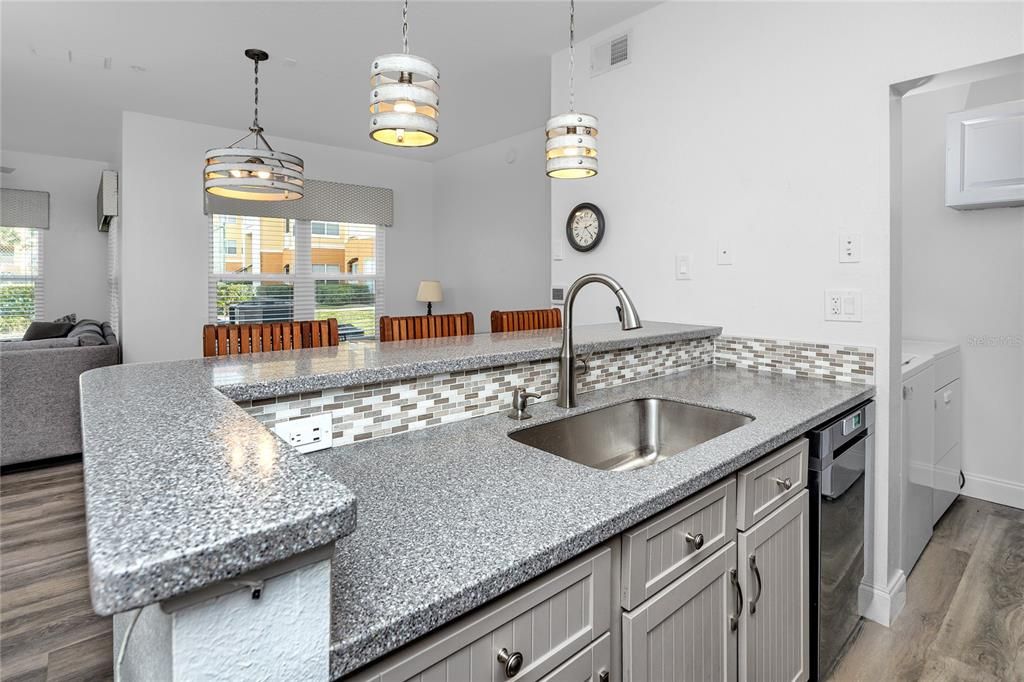 En Venta: $315,000 (2 camas, 2 baños, 925 Pies cuadrados)