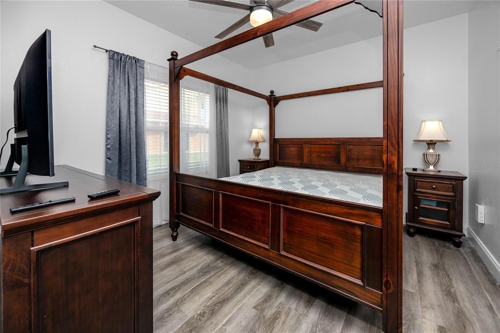 En Venta: $315,000 (2 camas, 2 baños, 925 Pies cuadrados)