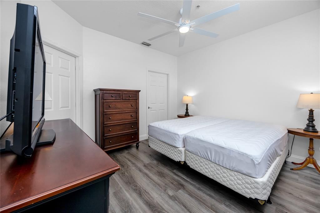 En Venta: $315,000 (2 camas, 2 baños, 925 Pies cuadrados)