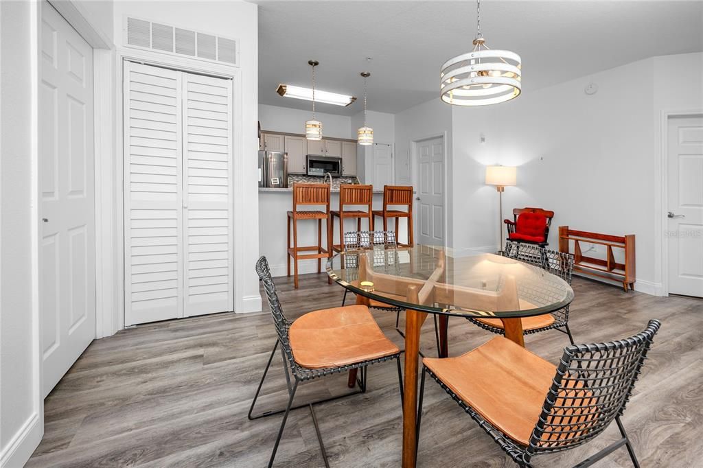 En Venta: $315,000 (2 camas, 2 baños, 925 Pies cuadrados)