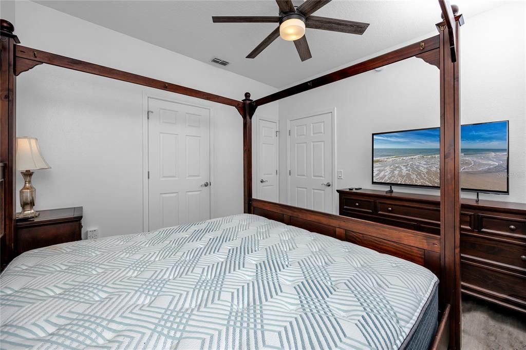 En Venta: $315,000 (2 camas, 2 baños, 925 Pies cuadrados)