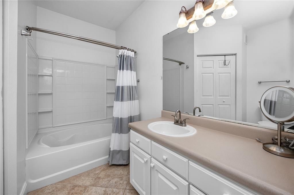 En Venta: $315,000 (2 camas, 2 baños, 925 Pies cuadrados)