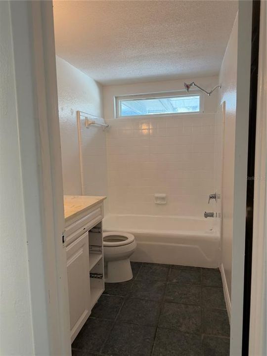 На продажу: $434,999 (4 спален, 2 ванн, 1913 Квадратных фут)