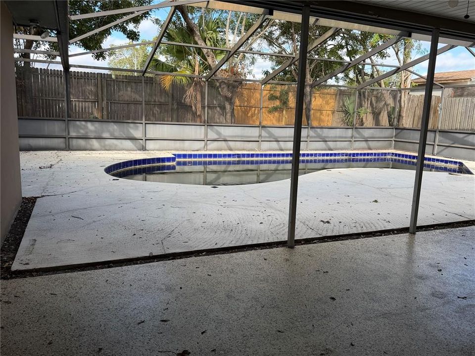 На продажу: $434,999 (4 спален, 2 ванн, 1913 Квадратных фут)