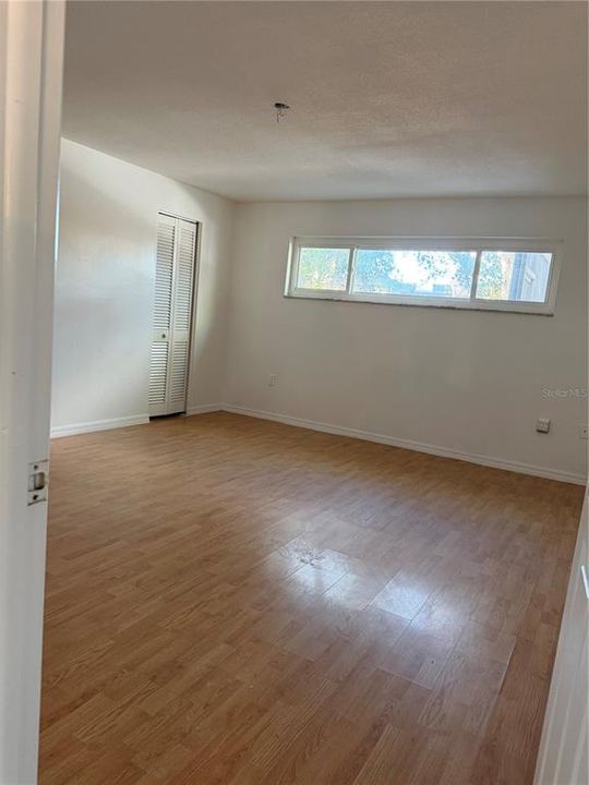 На продажу: $434,999 (4 спален, 2 ванн, 1913 Квадратных фут)