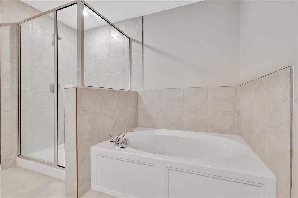 For Rent: $2,350 (3 beds, 2 baths, 1796 Square Feet)