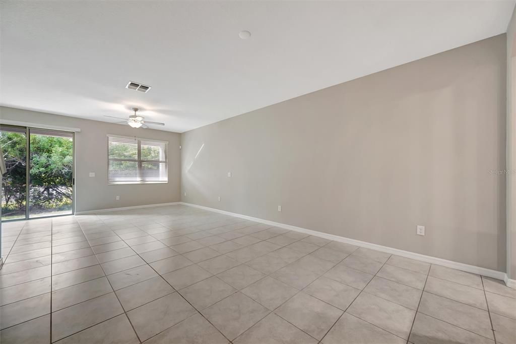 For Rent: $2,350 (3 beds, 2 baths, 1796 Square Feet)