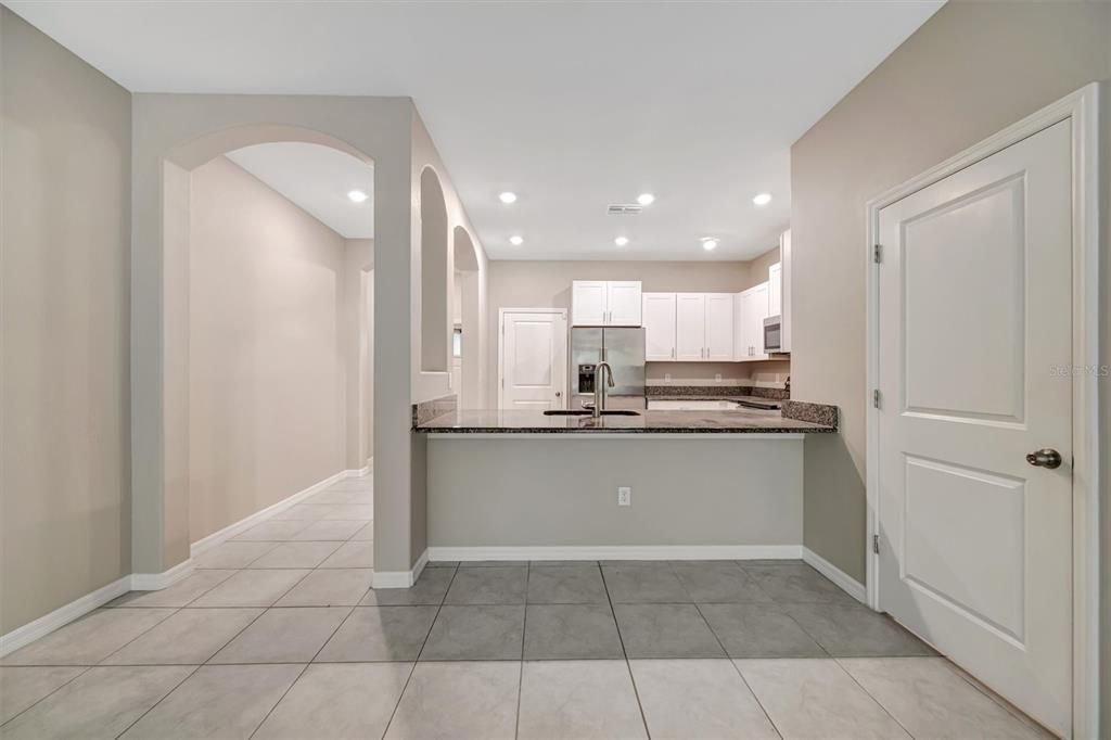 For Rent: $2,350 (3 beds, 2 baths, 1796 Square Feet)