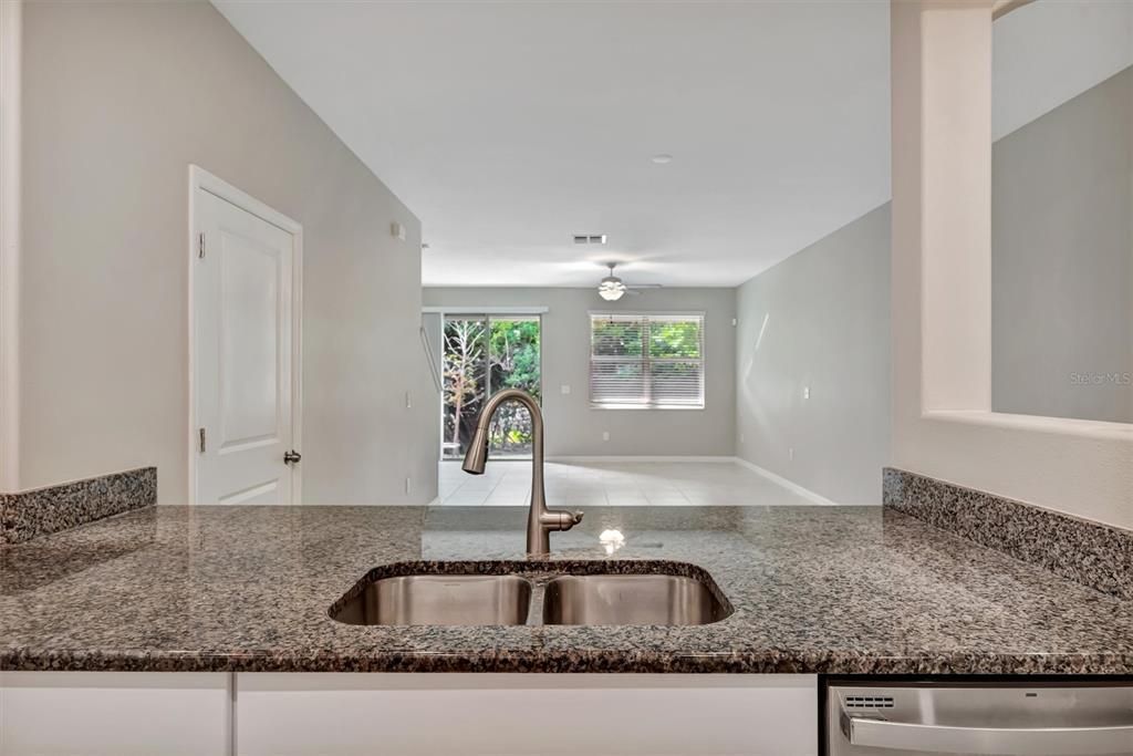 For Rent: $2,350 (3 beds, 2 baths, 1796 Square Feet)