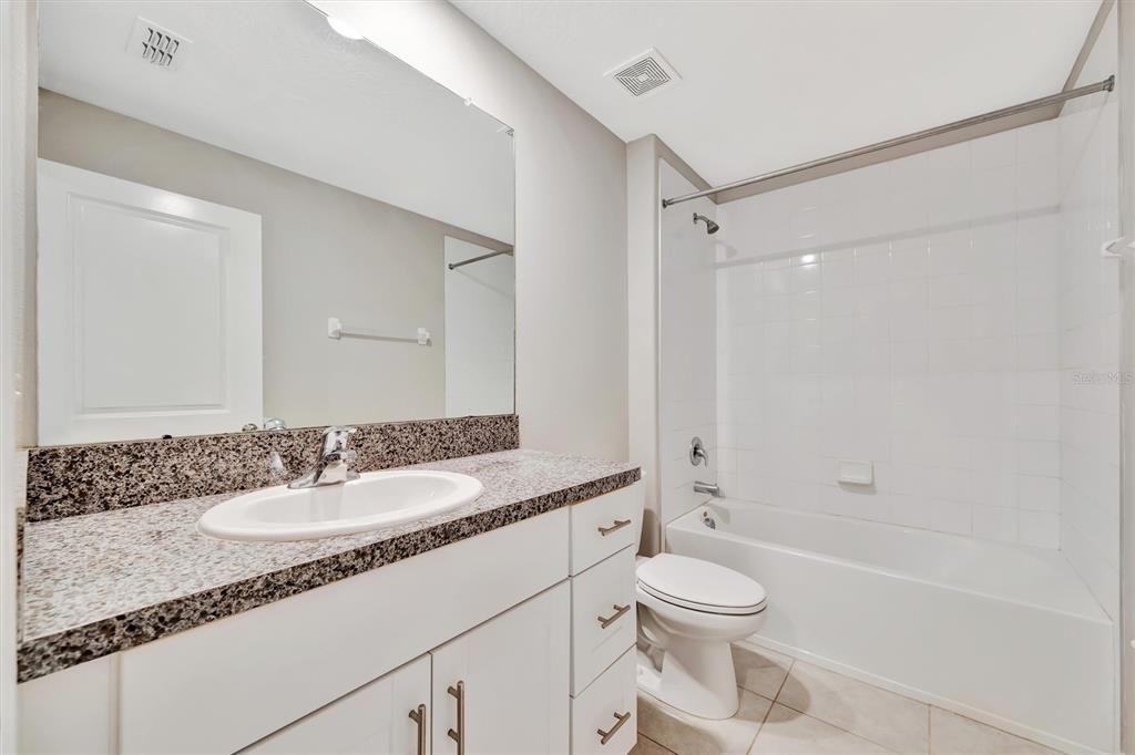 For Rent: $2,350 (3 beds, 2 baths, 1796 Square Feet)