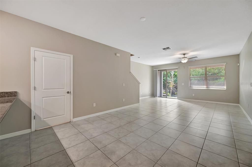 For Rent: $2,350 (3 beds, 2 baths, 1796 Square Feet)