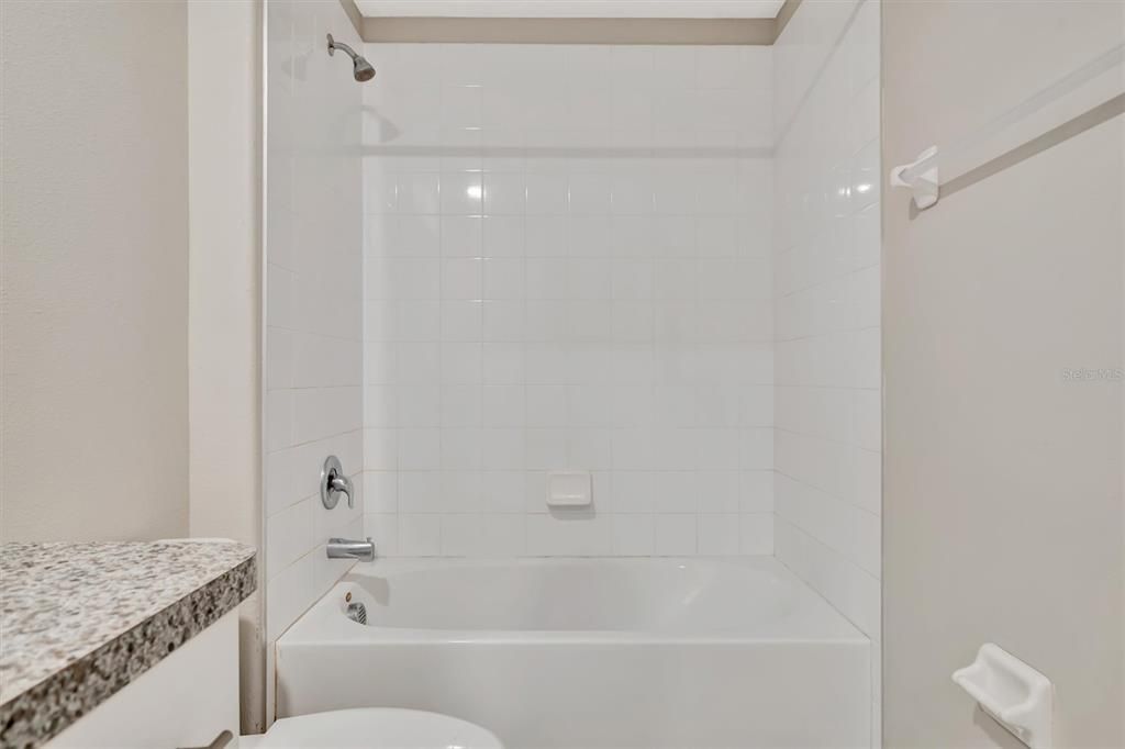 For Rent: $2,350 (3 beds, 2 baths, 1796 Square Feet)