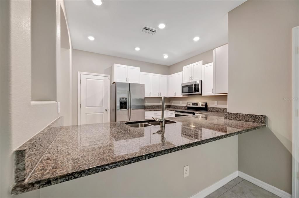 For Rent: $2,350 (3 beds, 2 baths, 1796 Square Feet)