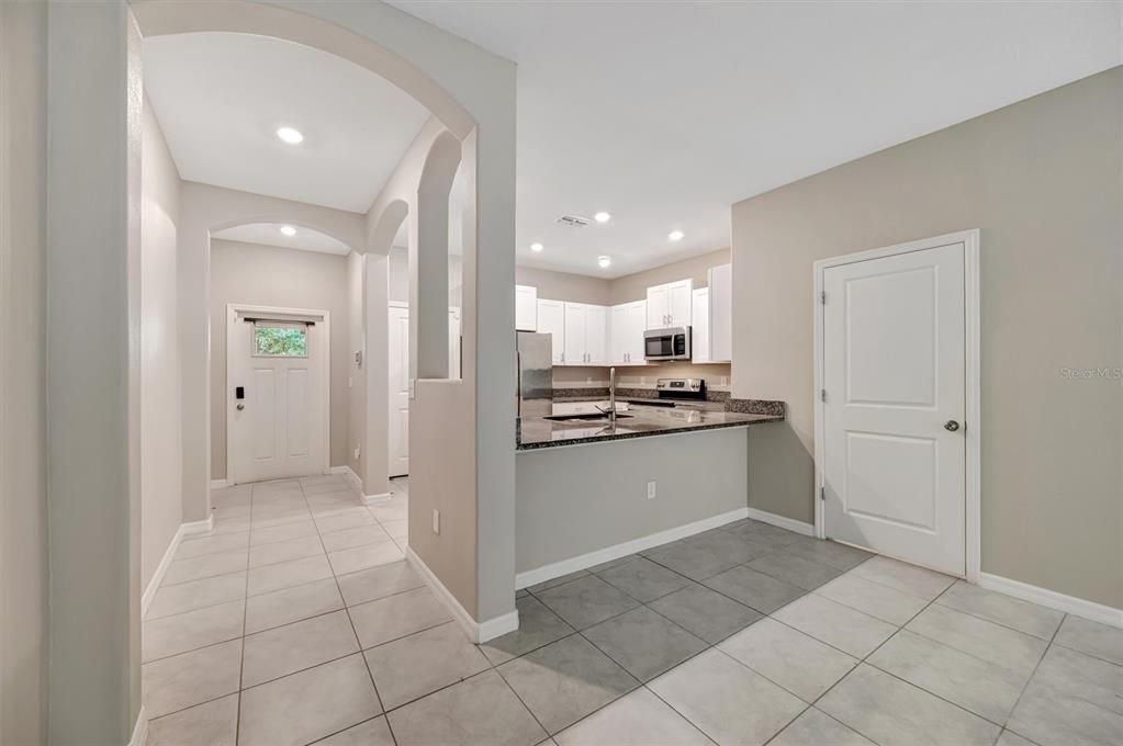 For Rent: $2,350 (3 beds, 2 baths, 1796 Square Feet)