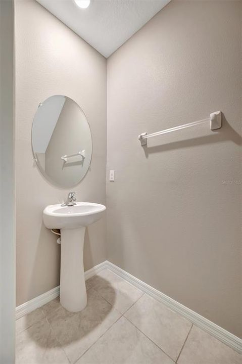 For Rent: $2,350 (3 beds, 2 baths, 1796 Square Feet)