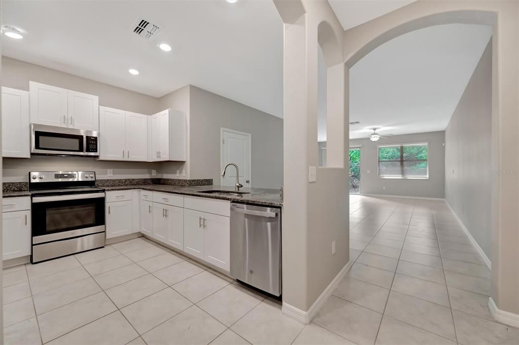 For Rent: $2,350 (3 beds, 2 baths, 1796 Square Feet)