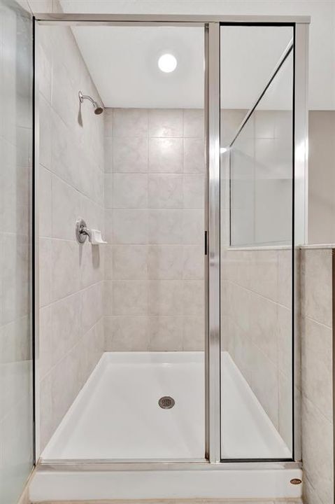 For Rent: $2,350 (3 beds, 2 baths, 1796 Square Feet)