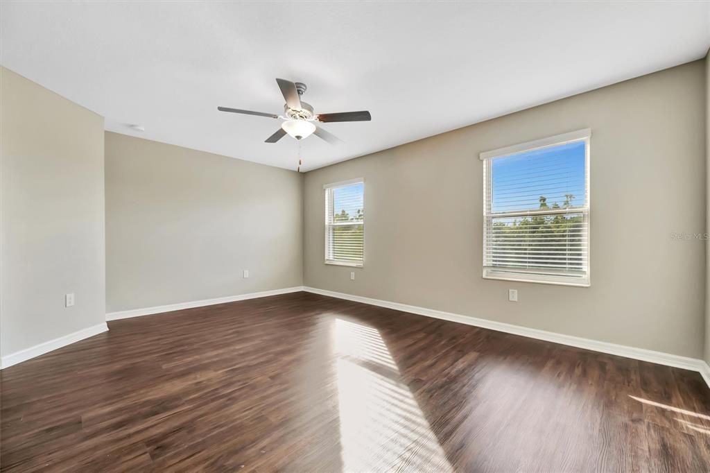 For Rent: $2,350 (3 beds, 2 baths, 1796 Square Feet)