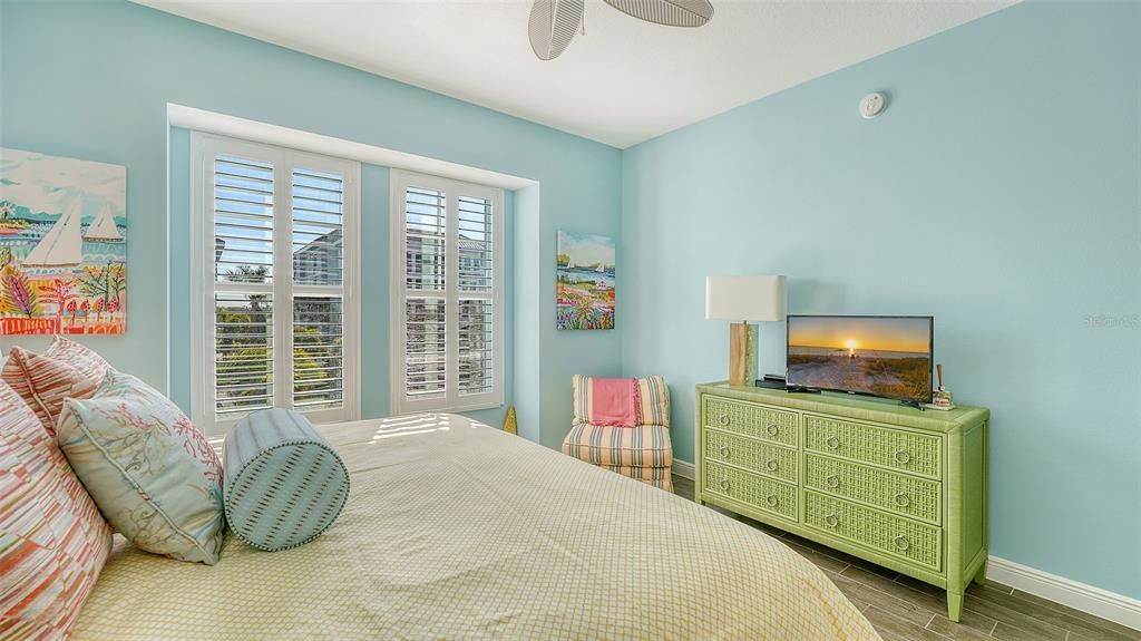 待售: $629,900 (2 贝兹, 2 浴室, 1456 平方英尺)